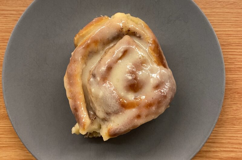 Kaneelirullid toorjuustuglasuuriga